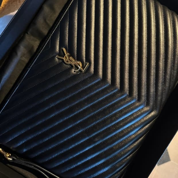 (정품)생노랑 스트랩 클러치백 L