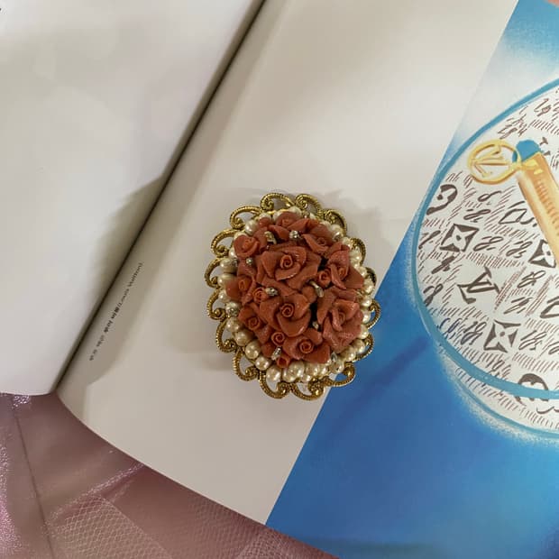 로즈 부케 오발 빈티지 브로치 