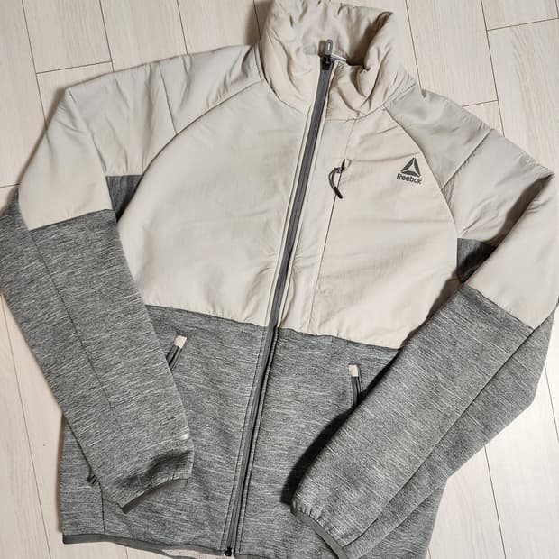 리복 플리스 멀티 트레이닝 바람막이 자켓 사이즈100L

여러 중고사이트