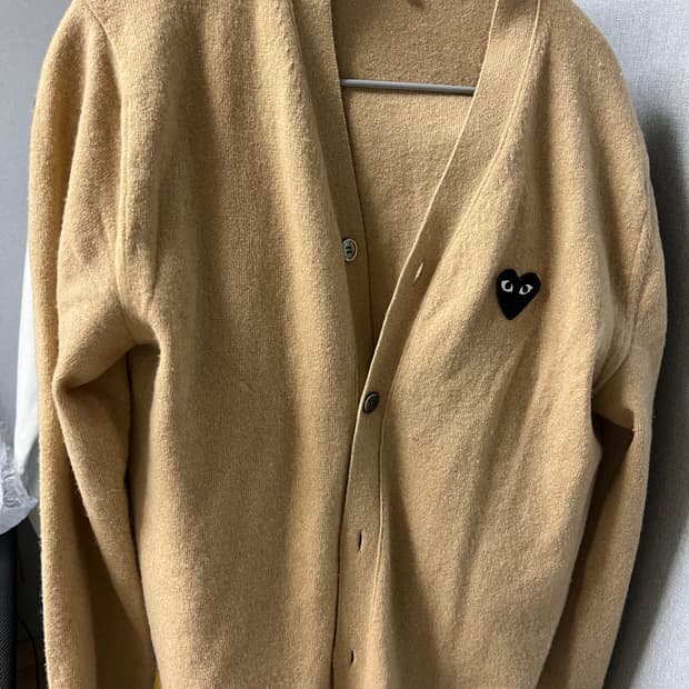 꼼데가르송 베이지 L사이즈 가디건  블랙 와펜
