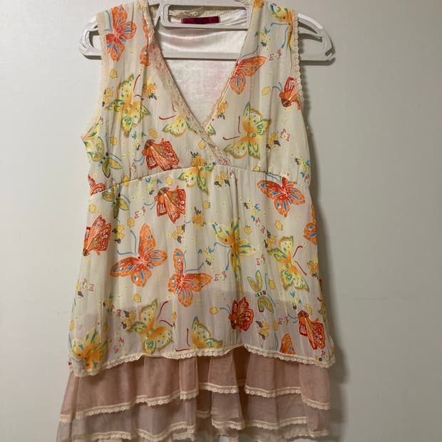 나비나시블라우스