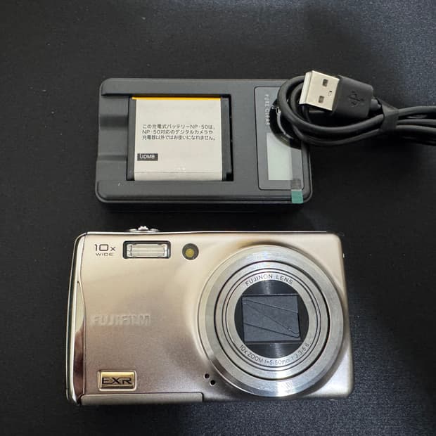 후지필름 파인픽스 F80 EXR 디카