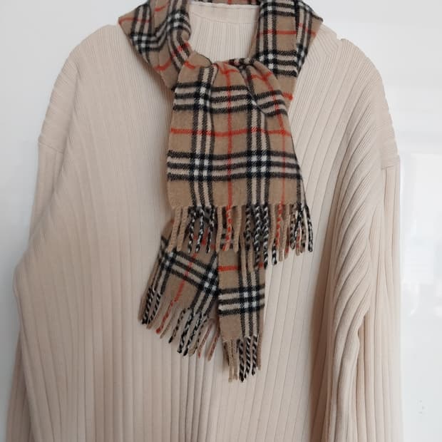 버버리 캐시미어 목됴리