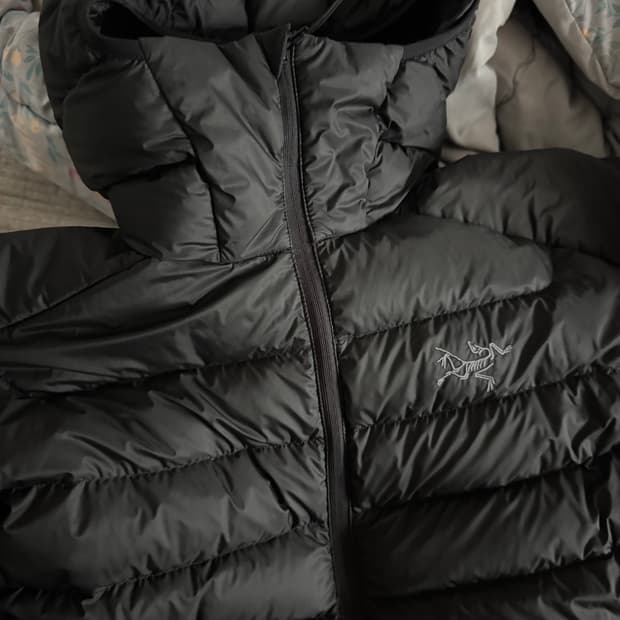 아크테릭스 세륨 후디 블랙 M사이즈 팝니다