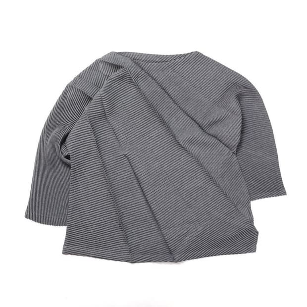 이세이미야케 Issey Miyake Pleats Top