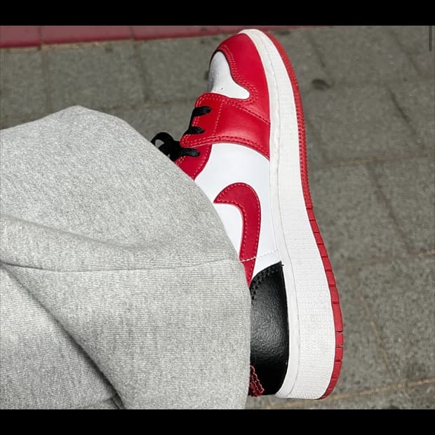 조던1 로우 짐레드 250