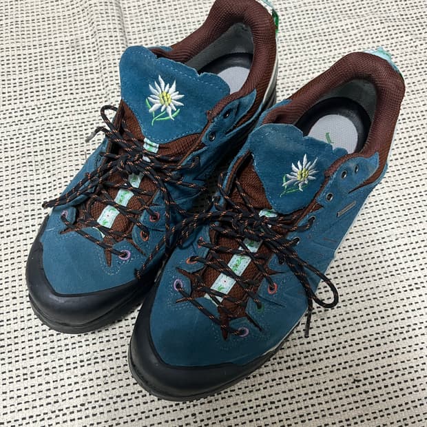 살로몬 x 브로큰 암 275