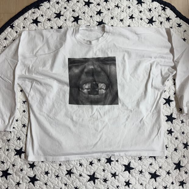 이지 닷컴발 불리 머천다이즈 롱 슬리브 화이트