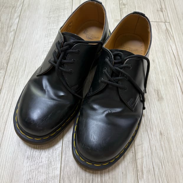 닥터마틴 14561 3홀 스무스 270