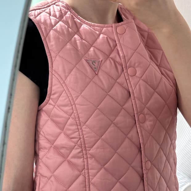게스 실버핑크 퀼팅 조끼💗