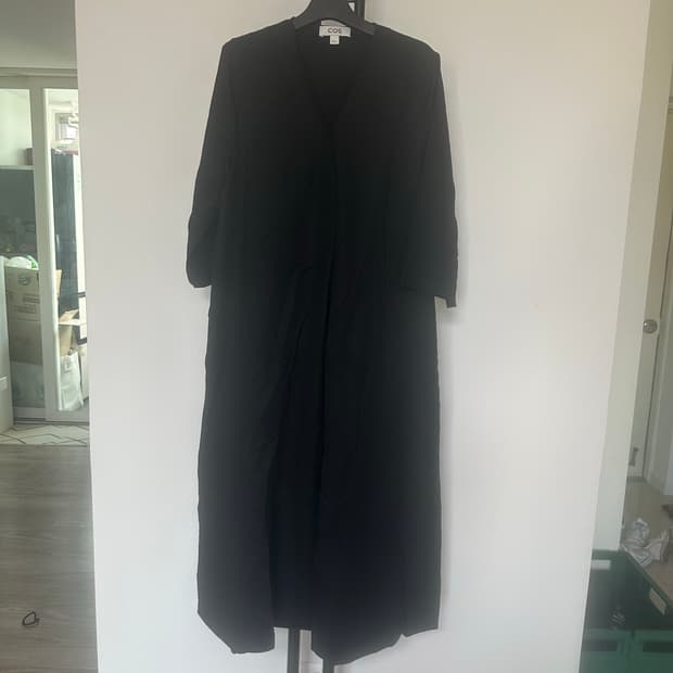 COS  코스 여성   브이넥  롱 기본 라인 원피스