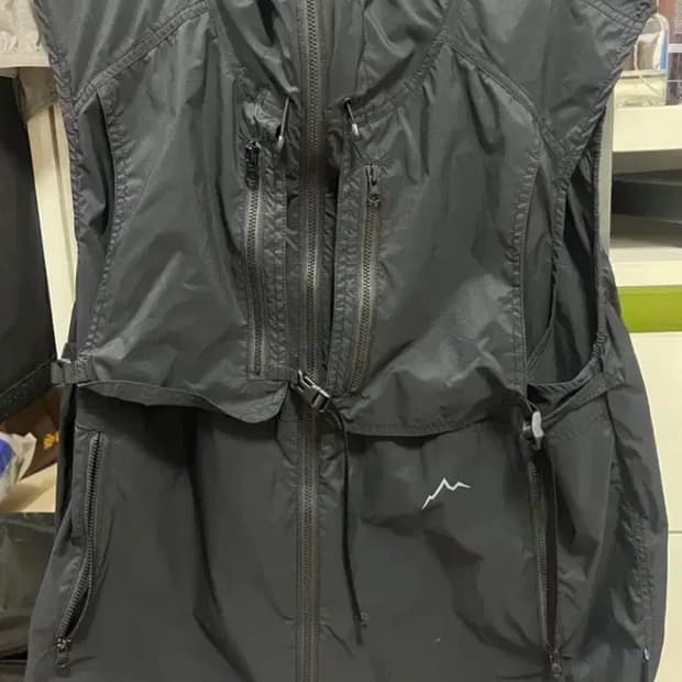 케일 베스트 Cayl buckle wind vest black