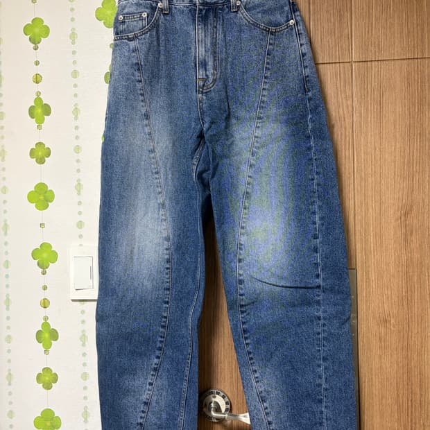 노운 데님 절개 디테일 청바지