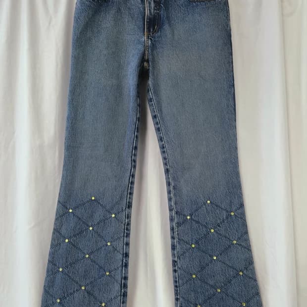 큐빅 데님 세미 부츠컷 진