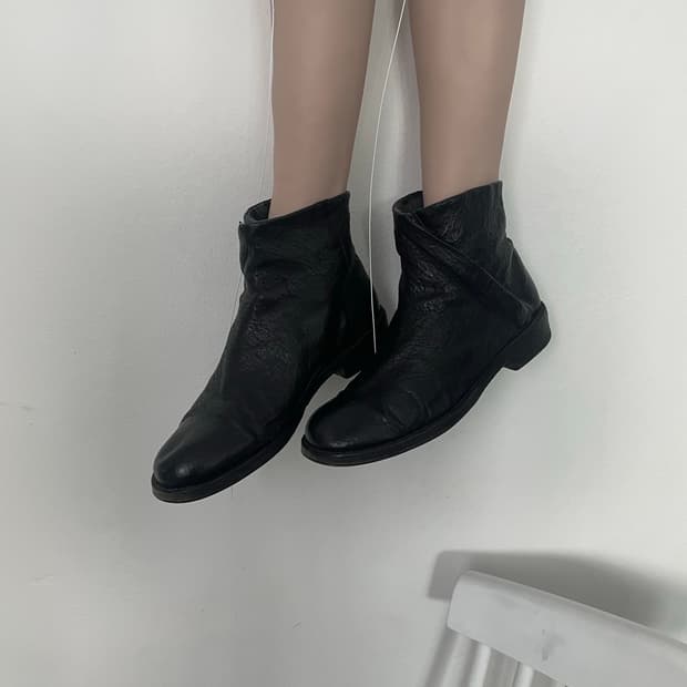 ⠀