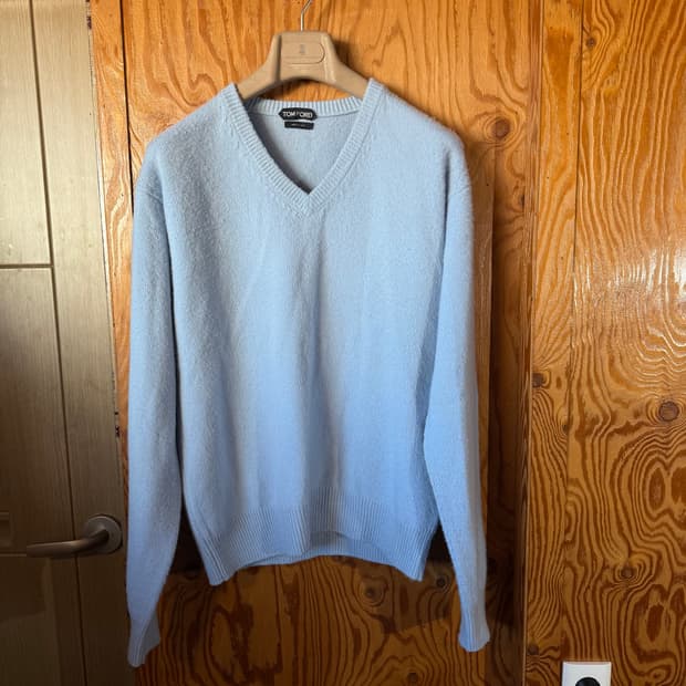 톰포드 캐시미어 니트 판매 합니다.