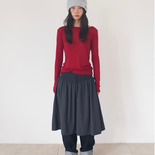 온스카 FLARE RIB SKIRT (CHARCOAL) 플레어 스커트