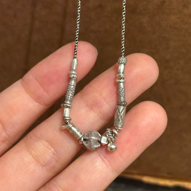 Musta karen Silver Mix Necklace