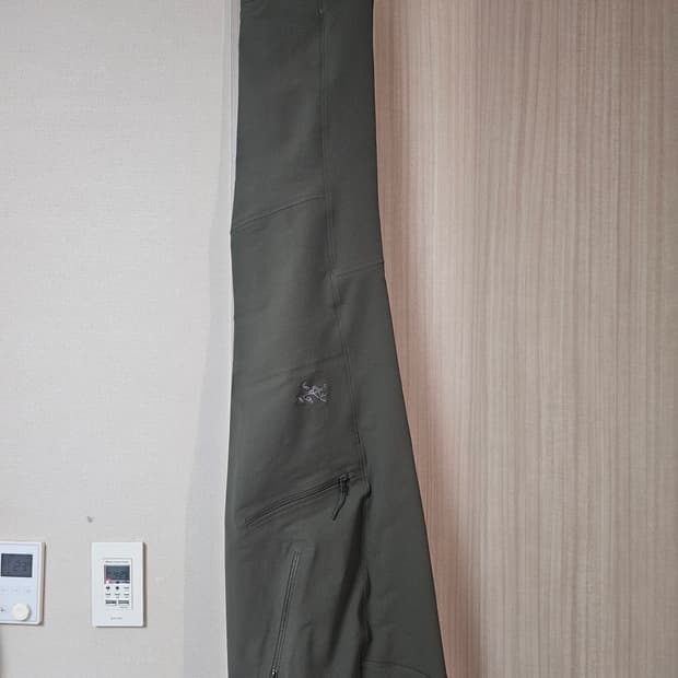 아크테릭스 감마 AR 팬츠 30-S 사이즈 판매합니다