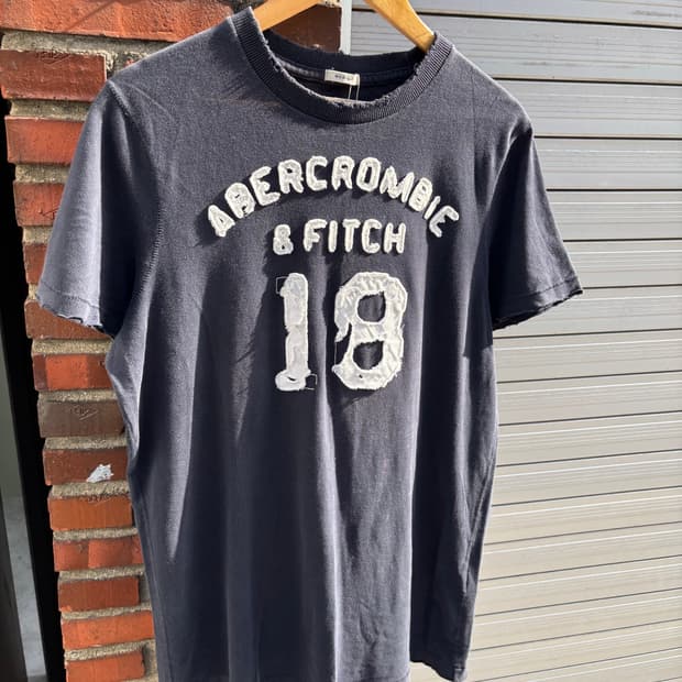 Abercrombie & Fitch 18 다크네이비 티셔츠