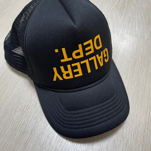 갤러리디파트먼트 볼캡 팝니다