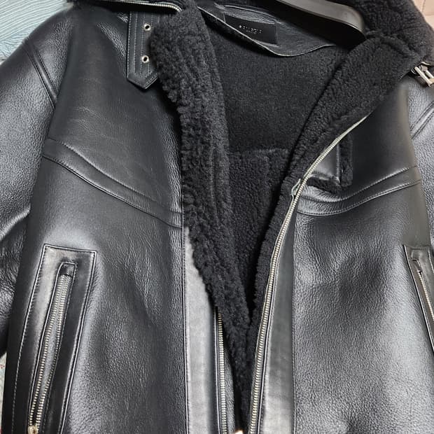 송지오 24fw 무스탕 50사이즈