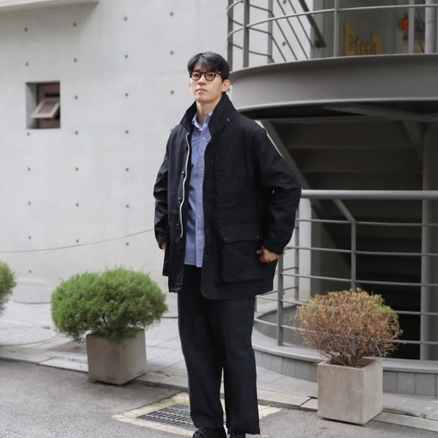 [M] SAGE DE CRET 하이 덴서티 코튼 왁스드 필드 하프 코트