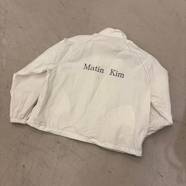 마뗑킴 빅로고 화이트 바람막이