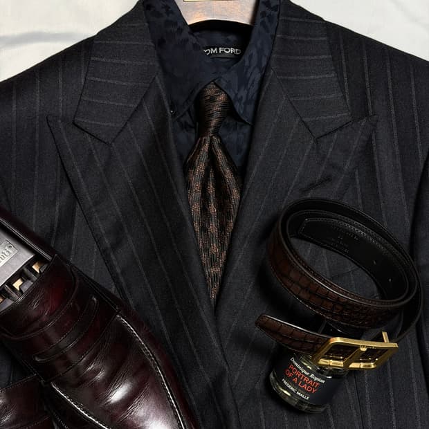 (명작,강추)톰포드 캐시미어 챠콜 스트라이프 윈저 수트