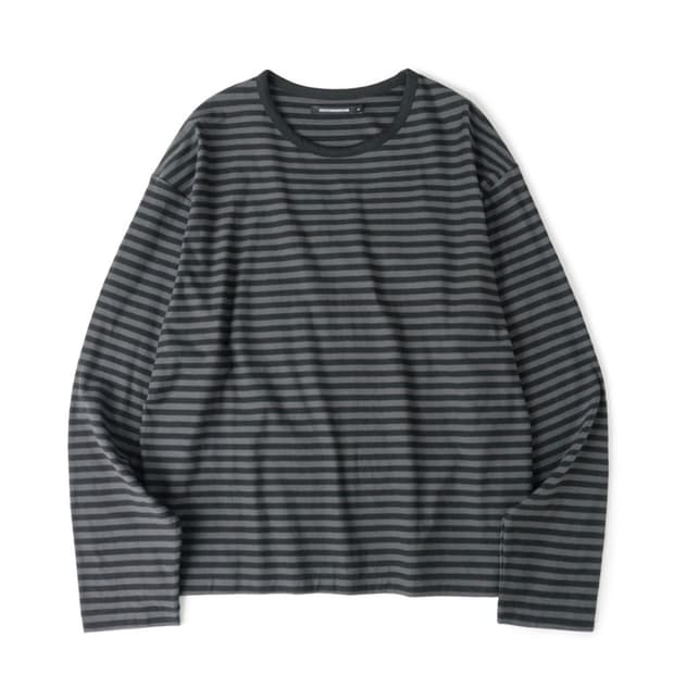 해칭룸 크롭 스트라이프 티 블랙/차콜