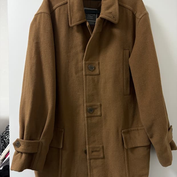 디올 브라운 코트