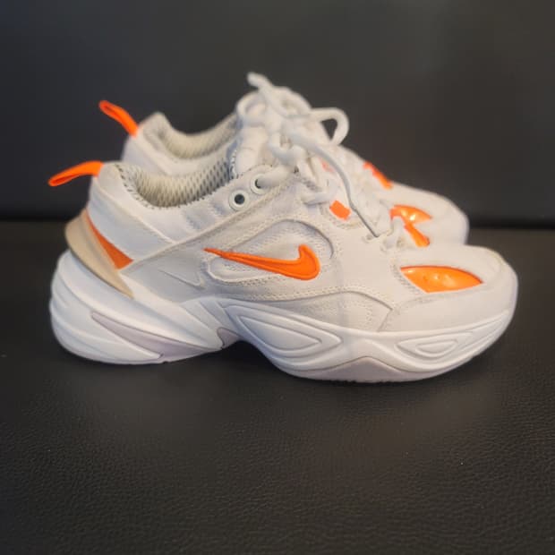 나이키 M2K LX 화이트 하이퍼크림슨