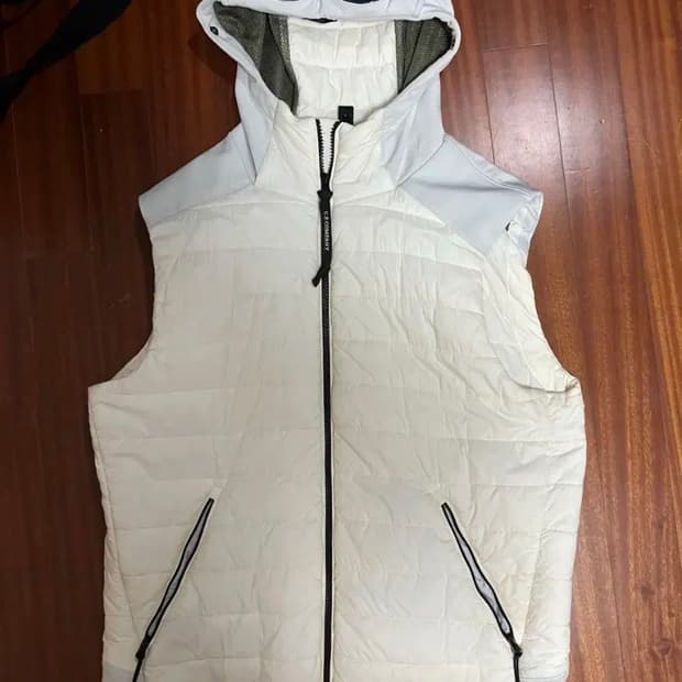 Cp 컴퍼니 쉘 조끼패딩