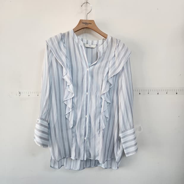 듀엘 DEWL 스트라이프 프릴 블라우스