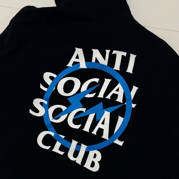 안티 소셜 소셜 클럽 x 프라그먼트 1st 볼트 후드 블루