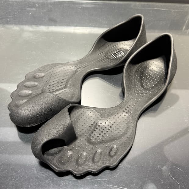 발렌시아가 제로 스니커즈 42 블랙