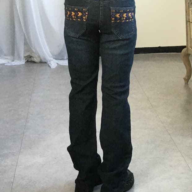 Back pocket ethnic point denim pants