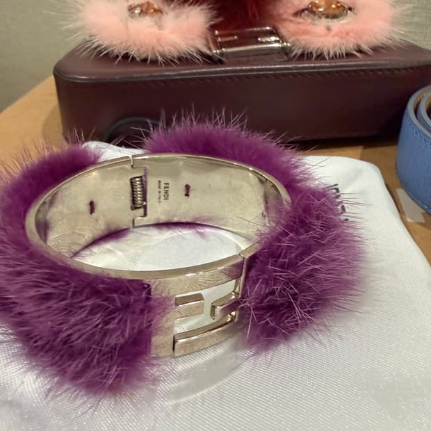 FENDI 펜디 퍼플 밍크팔찌.FF벨트 