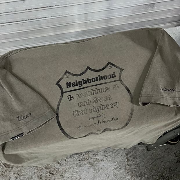 2003 Neighborhood fade tee