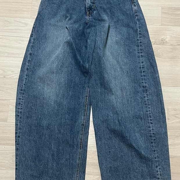 해칭룸 와이드커브진 워시드 블루