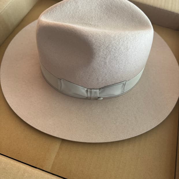 H.W DOG&CO. 페도라 팝니다.