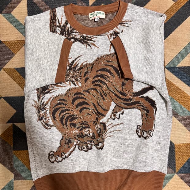 엣라코 토라 썸머니트 44사이즈 판매합니다 see