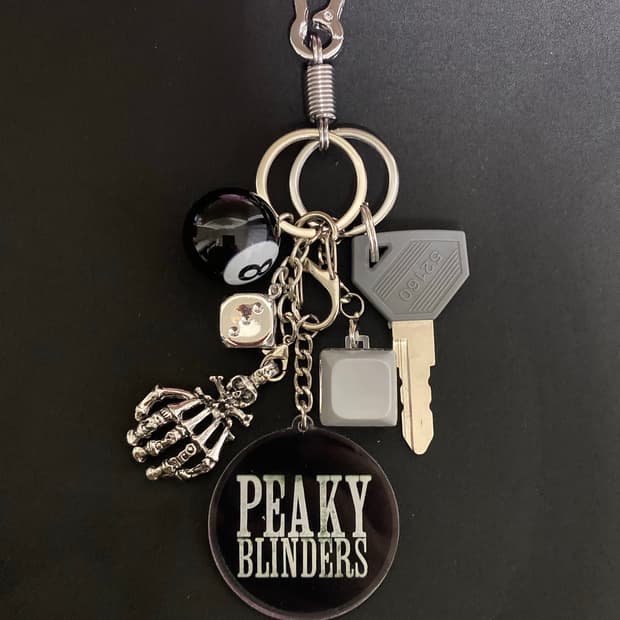 피키 블라인더스 멀티 참 키링