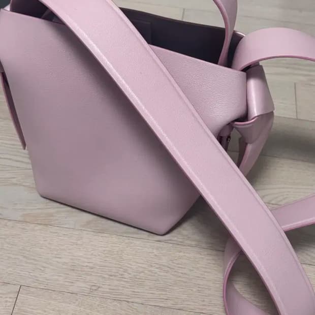 아크네 스튜디오 무수비 가방