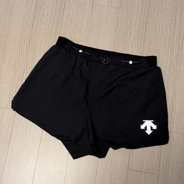 데상트 러닝 엘리트 쇼츠