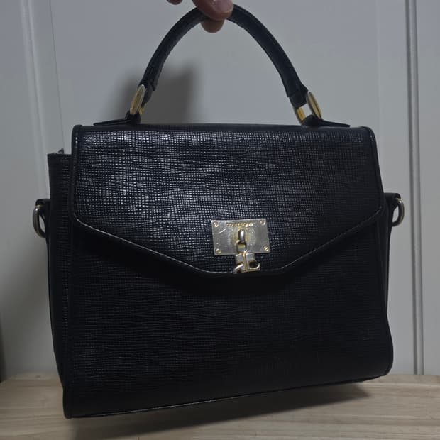 Courreges 꾸레쥬 레더 블랙 숄더 토트백