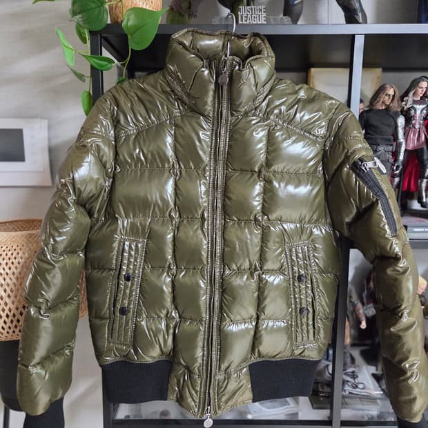 Moncler Auburn classic 카키 봄버 점퍼