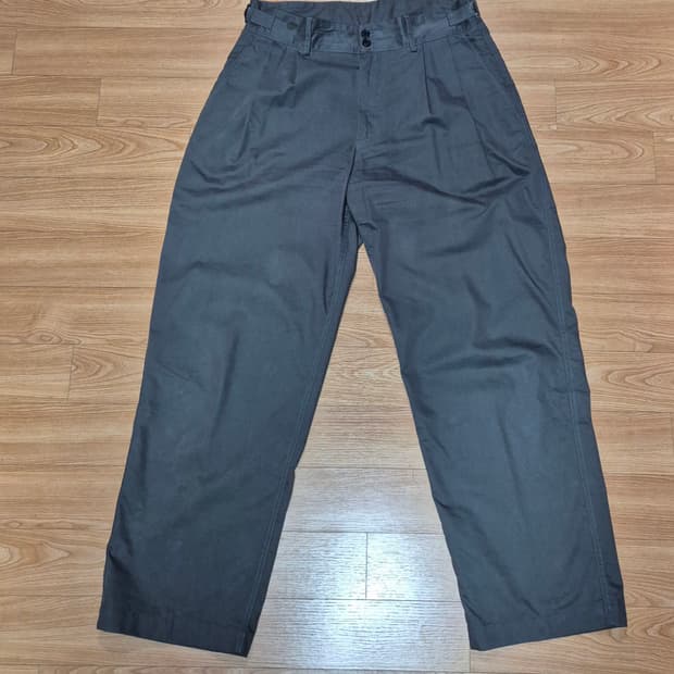 어나더오피스 25ss 산티아고 치노 (Graphite)