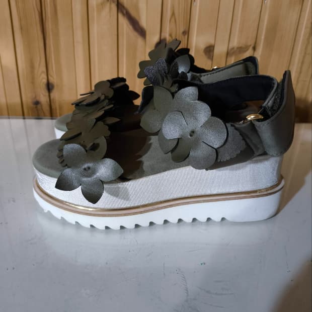 230mm 슈콤마보니 플라워 샌들 7.5cm