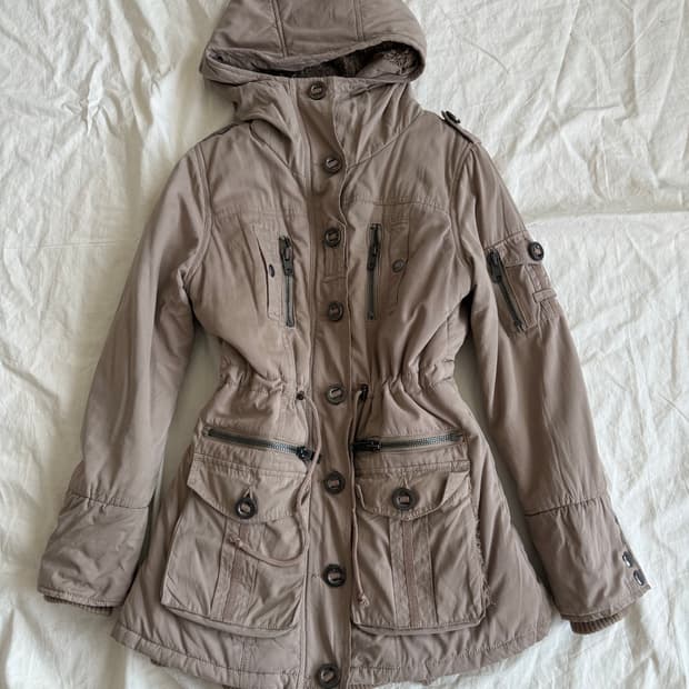 베이지 와투케 야상집업